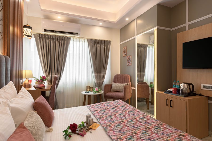 Premier room with European Style decor & City View